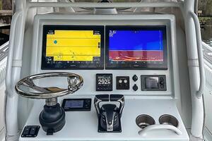 2014 Yellowfin 36 Offshore thumbnail 31