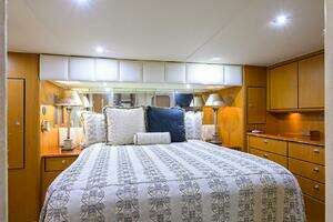 2001 Ocean Yachts 56 Super Sport thumbnail 57