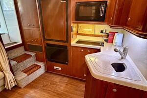 2007 Cruisers Yachts 370 Express thumbnail 14