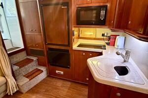2007 Cruisers Yachts 370 Express thumbnail 13