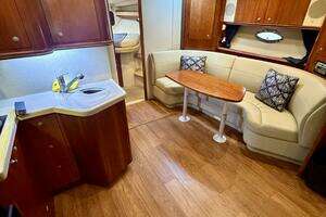2007 Cruisers Yachts 370 Express thumbnail 10