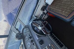 2007 Cruisers Yachts 370 Express thumbnail 18