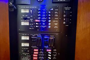 2007 Cruisers Yachts 370 Express thumbnail 15