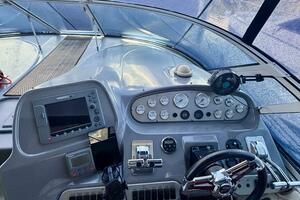 2007 Cruisers Yachts 370 Express thumbnail 17