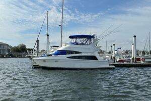 2005 Carver 36 SS thumbnail 3