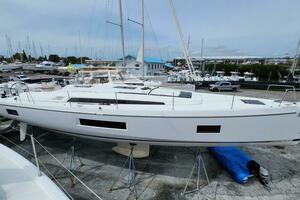 51ft Beneteau Yacht For Sale