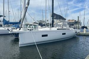 DEMO SPECIAL  44ft Beneteau Yacht For Sale
