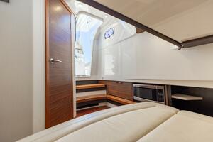 2019 Pursuit S 368 thumbnail 7