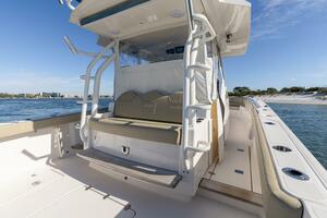 2019 Pursuit S 368 thumbnail 13