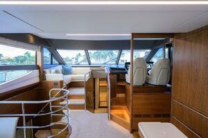 Princess Y78 - Interior Helm