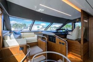 Princess Y78 - Interior Helm