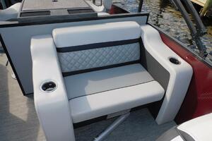 TERI S TOY 27ft Aqua Patio Yacht For Sale