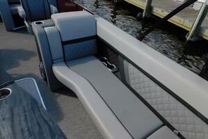 TERI S TOY 27ft Aqua Patio Yacht For Sale