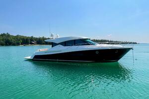 VALOR Worth Avenue Yachts