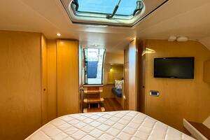 2013 Tiara Yachts 3600 Coronet thumbnail 27