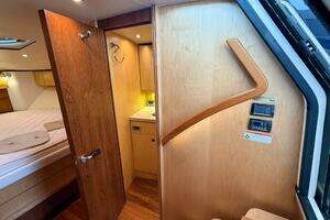 2013 Tiara Yachts 3600 Coronet thumbnail 37