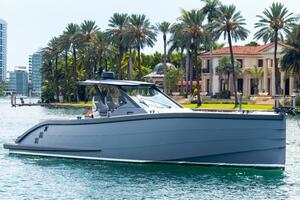 45FT (13.72M) LEKKER Worth Avenue Yachts