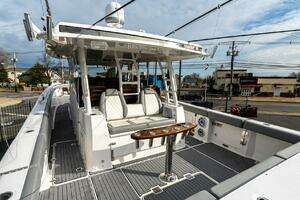 2023 Everglades 455 Center Console thumbnail 18