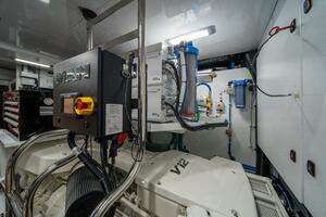 Princess 80 -Maravi Engine Room