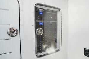 42FT (13.03M) INVINCIBLE