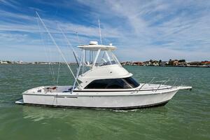 2017 Bertram 35 Flybridge thumbnail 1