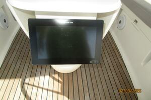 Photo 5922426 for 2008 Jeanneau Sun Odyssey 54DS Dan Marco IV 54' Jeanneau cockpit multi-function display