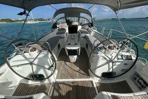 Photo 5922423 for 2008 Jeanneau Sun Odyssey 54DS Dan Marco IV 54' Jeanneau cockpit forward