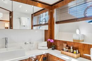 71FT (21.69M) SUNSEEKER