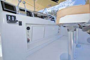 1990 Viking 53 Convertible thumbnail 33