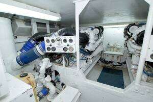1990 Viking 53 Convertible thumbnail 90
