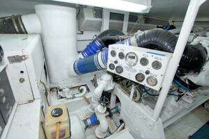 1990 Viking 53 Convertible thumbnail 89