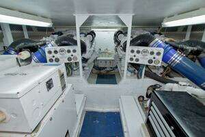 1990 Viking 53 Convertible thumbnail 91