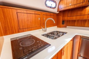 2016 Pursuit OS 385 Offshore thumbnail 28