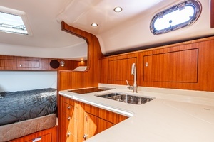 2016 Pursuit OS 385 Offshore thumbnail 27