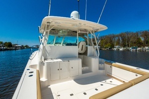 2016 Pursuit OS 385 Offshore thumbnail 17