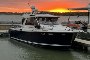 32ft Cutwater Yacht For Sale