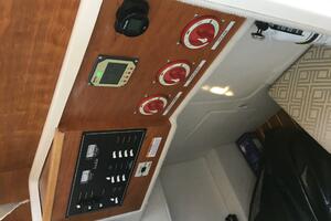 32ft Cutwater Yacht For Sale