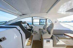 2020 Azimut Atlantis 45 thumbnail 3