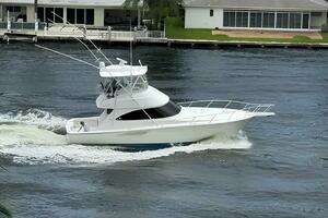2019 Viking 44 Convertible thumbnail 1