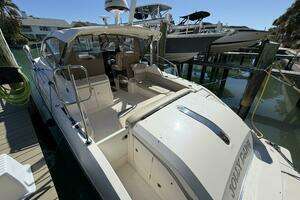 2014 Pursuit SC 365i thumbnail 22