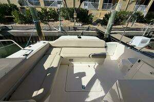 2014 Pursuit SC 365i thumbnail 18