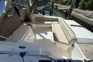 2014 Pursuit SC 365i thumbnail 20