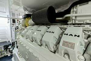2023 Viking 54 Convertible thumbnail 59