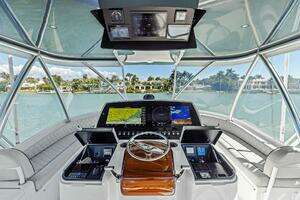 2023 Viking 54 Convertible thumbnail 2