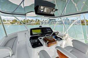 2023 Viking 54 Convertible thumbnail 40
