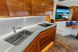 2023 Viking 54 Convertible thumbnail 13