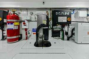 2023 Viking 54 Convertible thumbnail 65