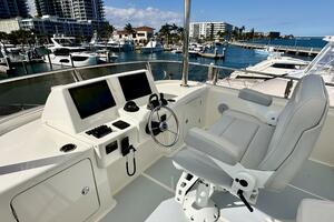 Outer Reef 62 SOUTH  PAWS - Flybridge Helm