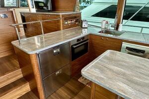 Outer Reef 62 SOUTH  PAWS - Galley