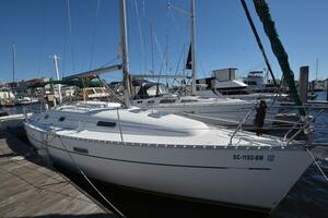 Heals Easily Too 33ft Beneteau Yacht For Sale
